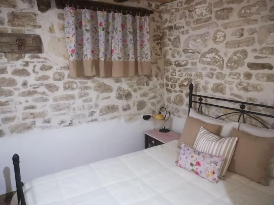 Gallery House Plouti Екстериор снимка