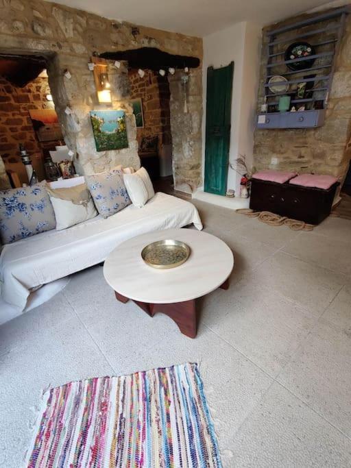 Gallery House Plouti Екстериор снимка